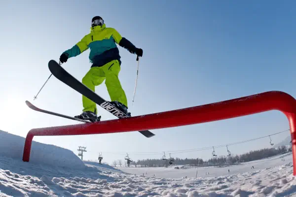 Lyže a snowboard